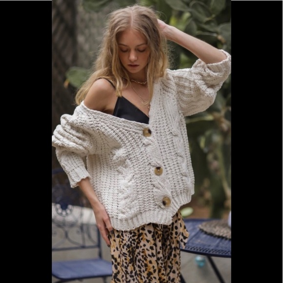 Aakaa Sweaters - Button Down Chunky Knit Cardigan